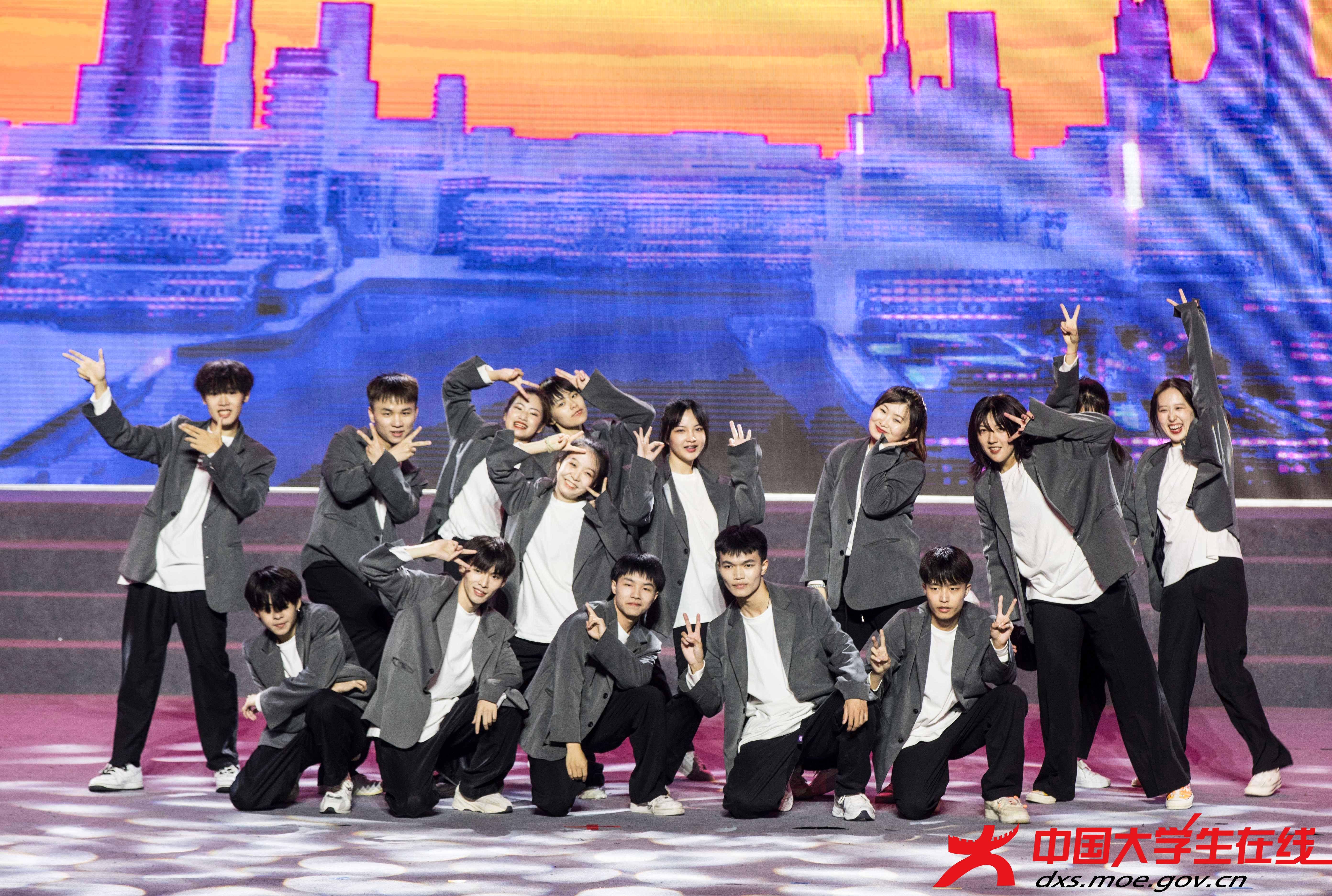 街舞《舞動青春》.jpg 街舞《舞動青春》.jpg